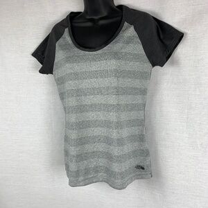 Ladies The North Face Grey Short Sleeve Flashdry Athletic Shirt Size M